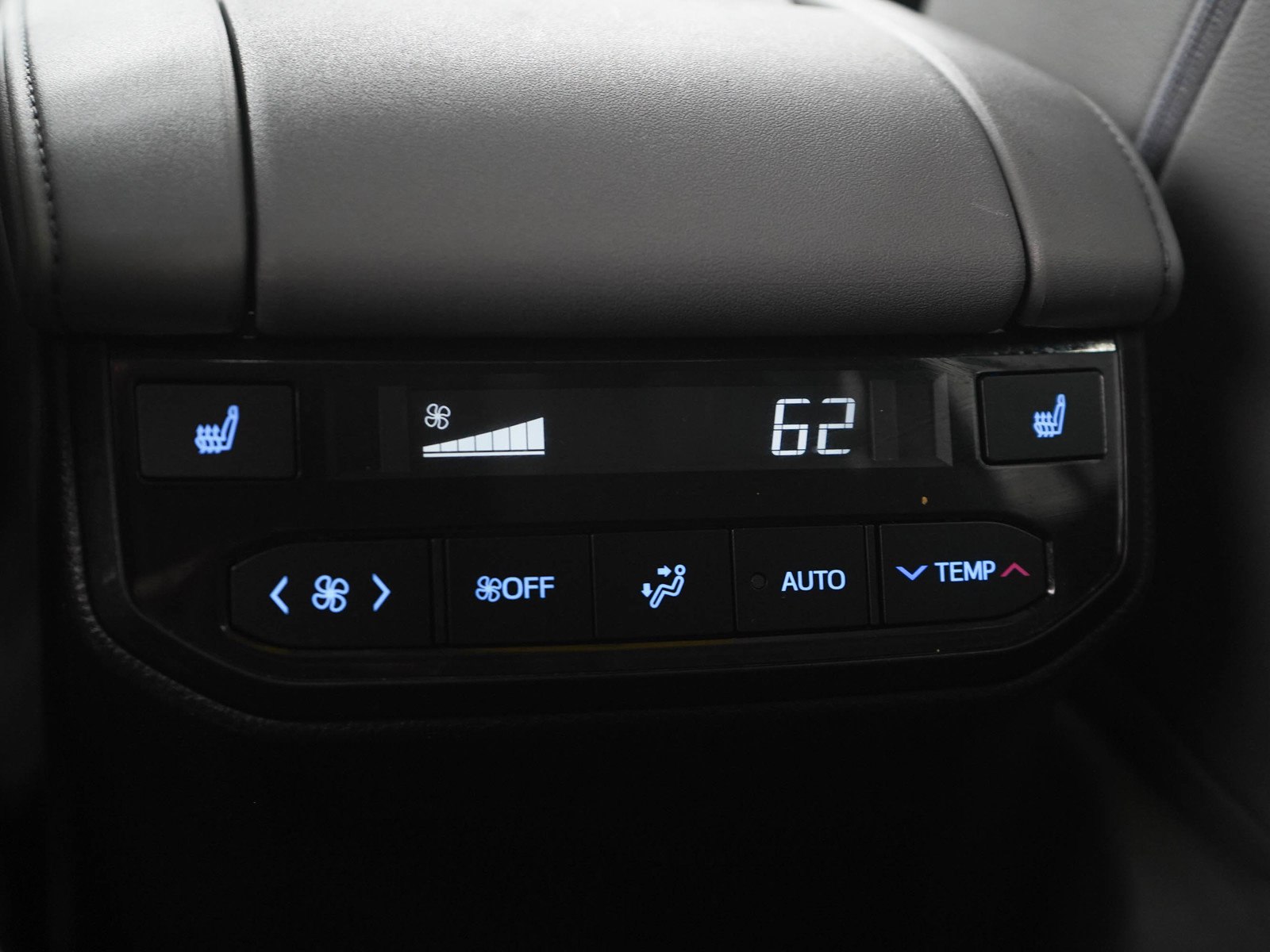 Used 2020 Toyota Highlander Platinum AWD/4WD image 17