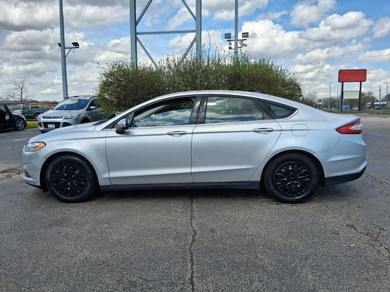 Used 2014 Ford Fusion S FWD image 4