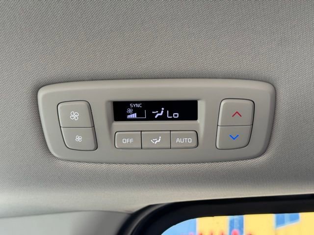 Used 2025 Kia Carnival FWD image 15