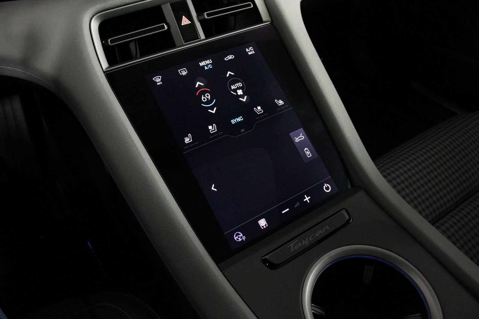 Certified 2025 Porsche Taycan 4 Cross Turismo image 18