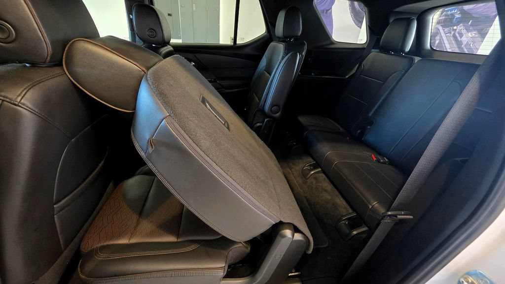 Used 2023 Chevrolet Traverse High Country AWD/4WD image 56