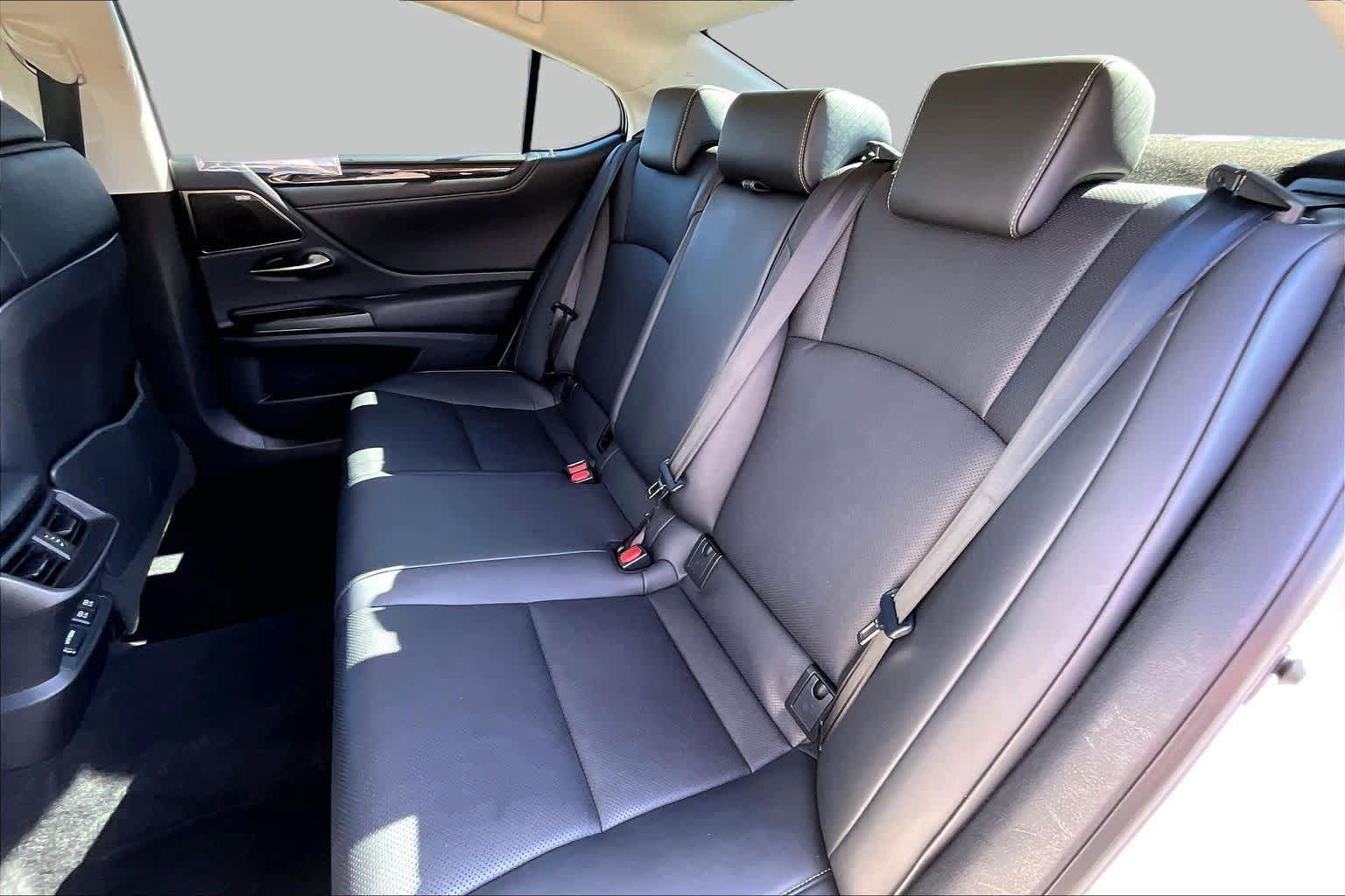 Used 2019 Lexus ES 350 w/ Premium Package FWD image 18