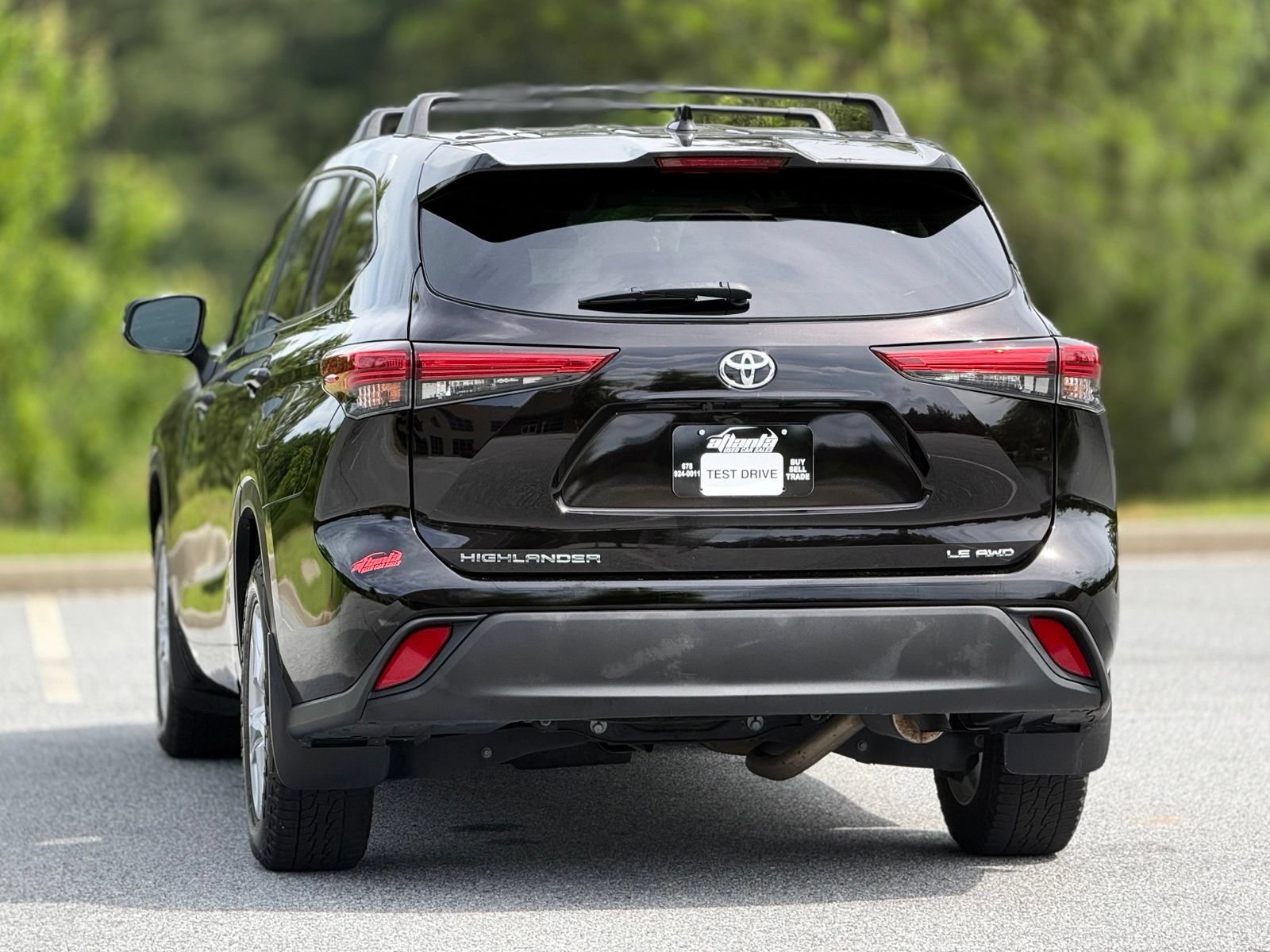Used 2020 Toyota Highlander LE AWD/4WD image 5