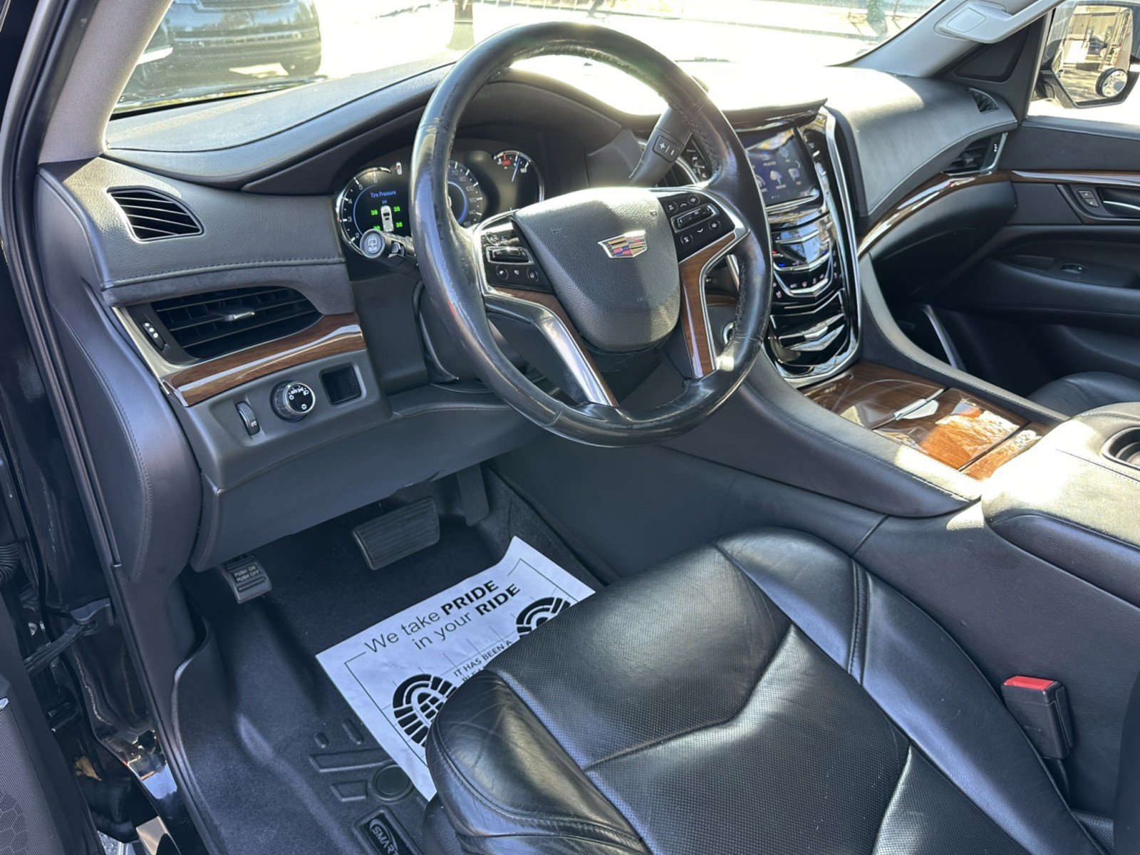 Used 2020 Cadillac Escalade ESV 2WD image 19