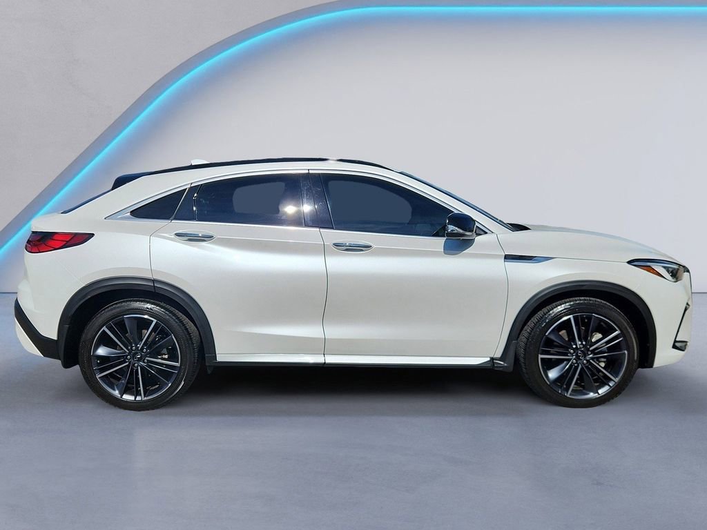 Used 2025 INFINITI QX55 Essential image 3