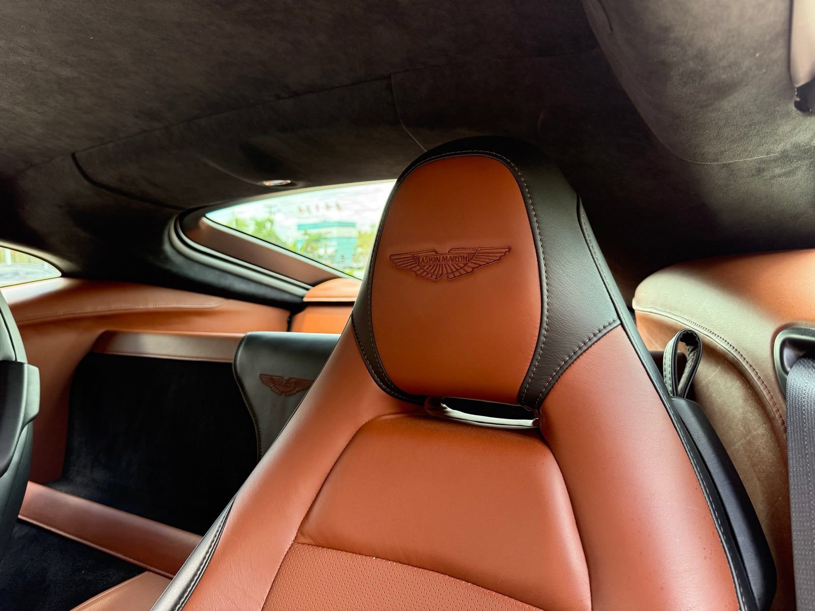 Used 2020 Aston Martin V8 Vantage Coupe RWD image 23
