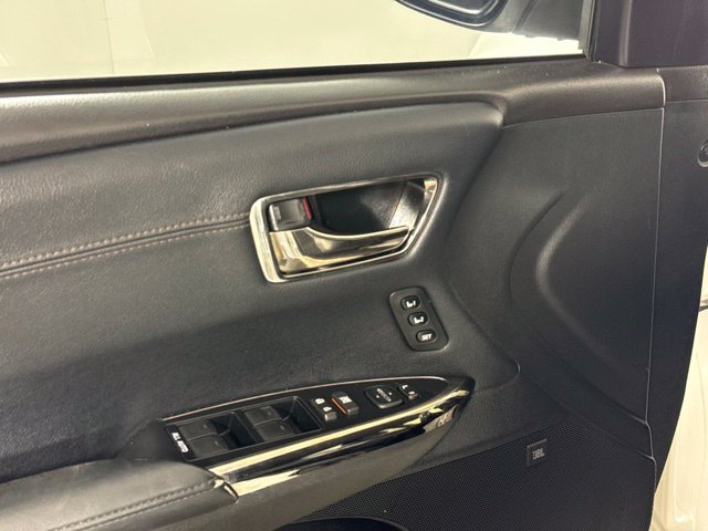 Used 2016 Toyota Avalon Limited w/ Toyota Safety Sense Package FWD image 14