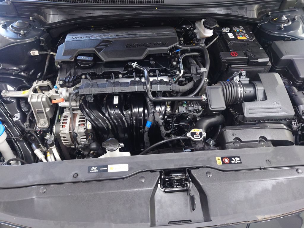 Certified 2024 Hyundai Elantra SE FWD image 22