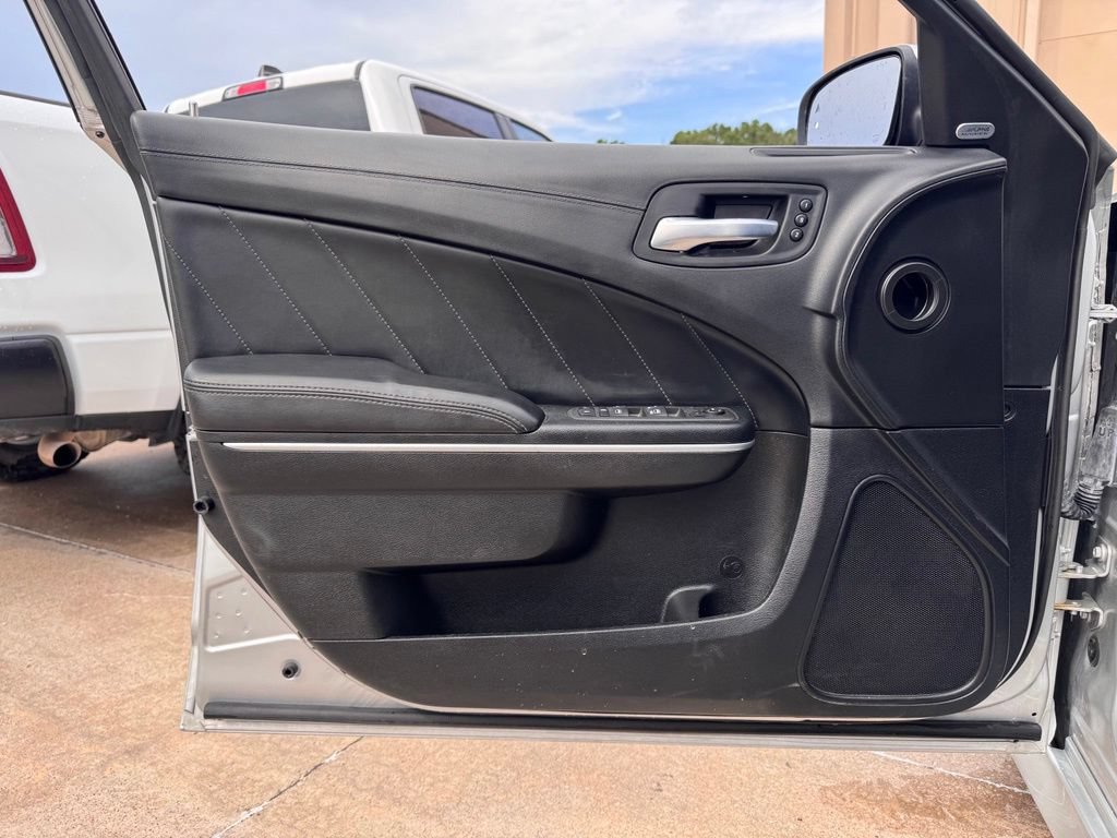 Used 2022 Dodge Charger R/T w/ Plus Group RWD image 21