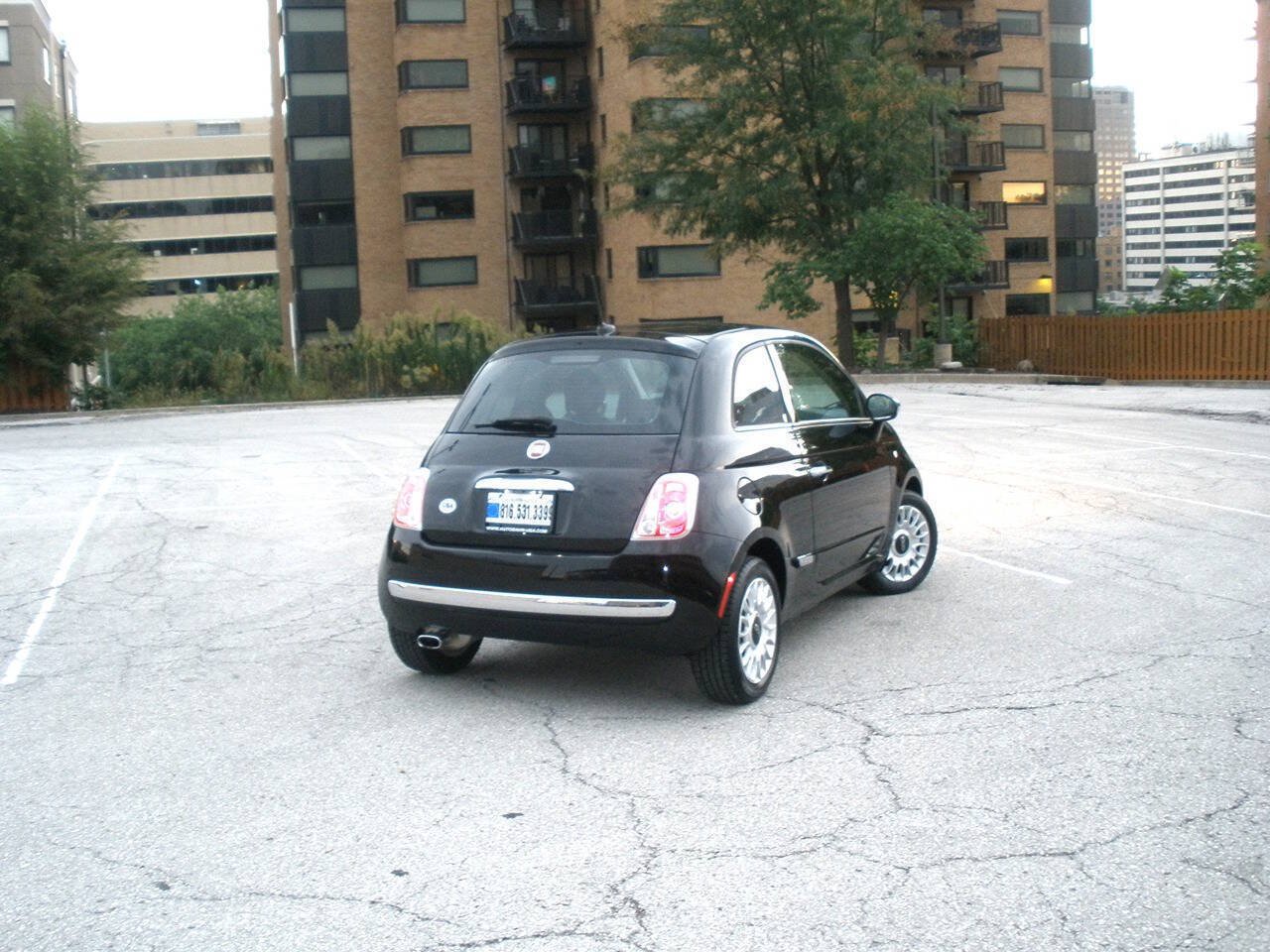 Used 2015 FIAT 500 Lounge w/ Luxury Leather Package FWD image 18