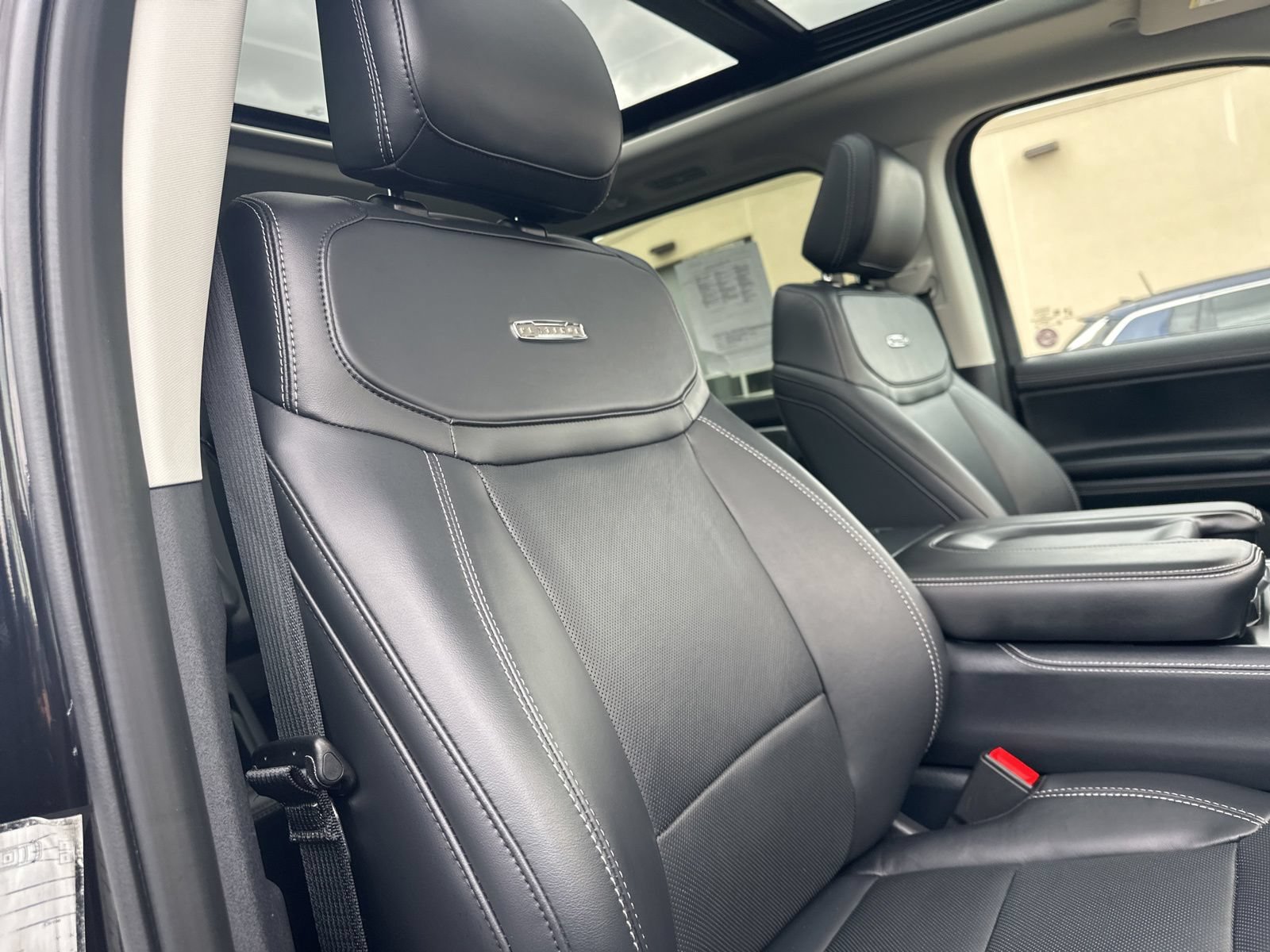 Used 2025 Ford Expedition Max Platinum AWD/4WD image 43