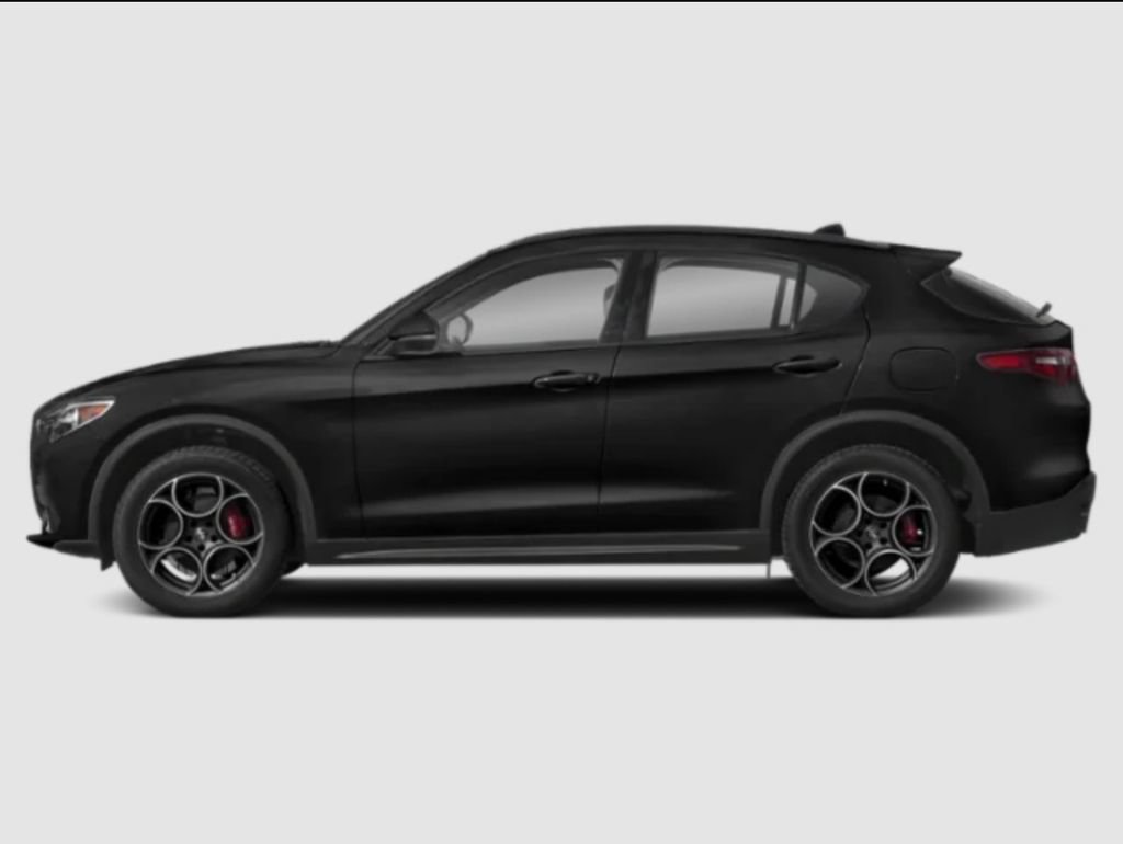 Used 2023 Alfa Romeo Stelvio Veloce AWD/4WD image 3