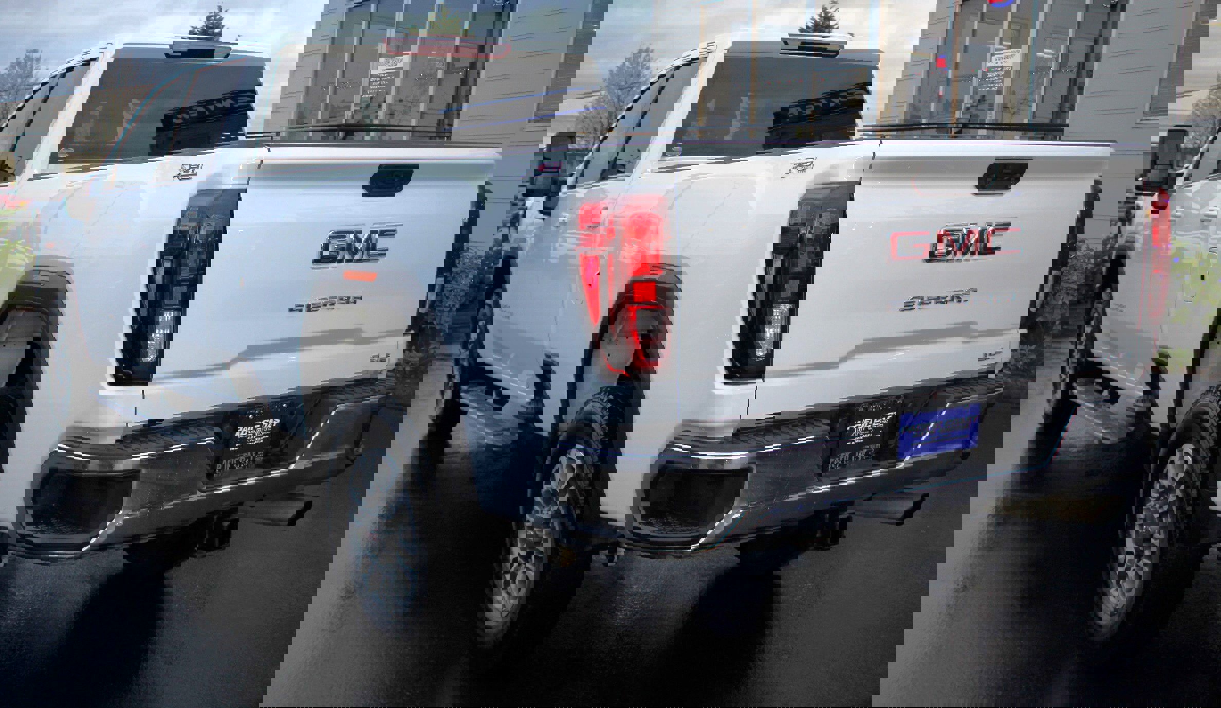 Used 2025 GMC Sierra 3500 SLE w/ SLE Value Package image 3