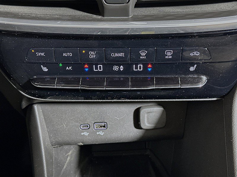 Used 2024 Buick Encore GX Avenir w/ Avenir Technology Package AWD/4WD image 16
