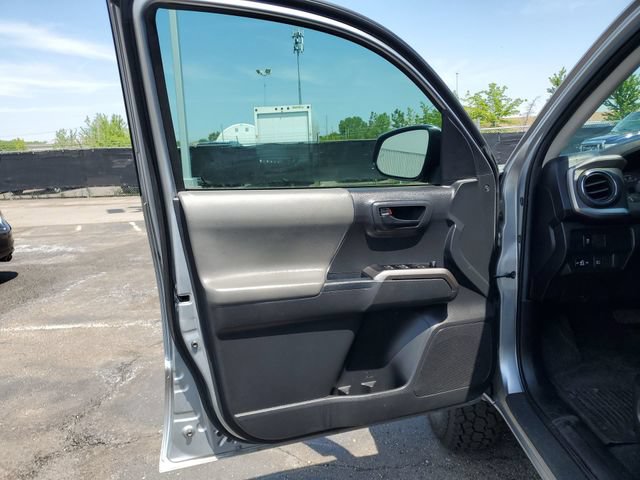 Used 2023 Toyota Tacoma SR5 w/ Technology Package AWD/4WD image 20