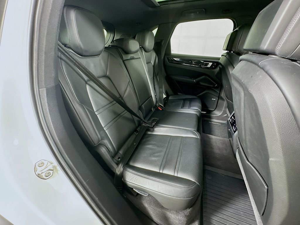 Used 2019 Porsche Cayenne image 34