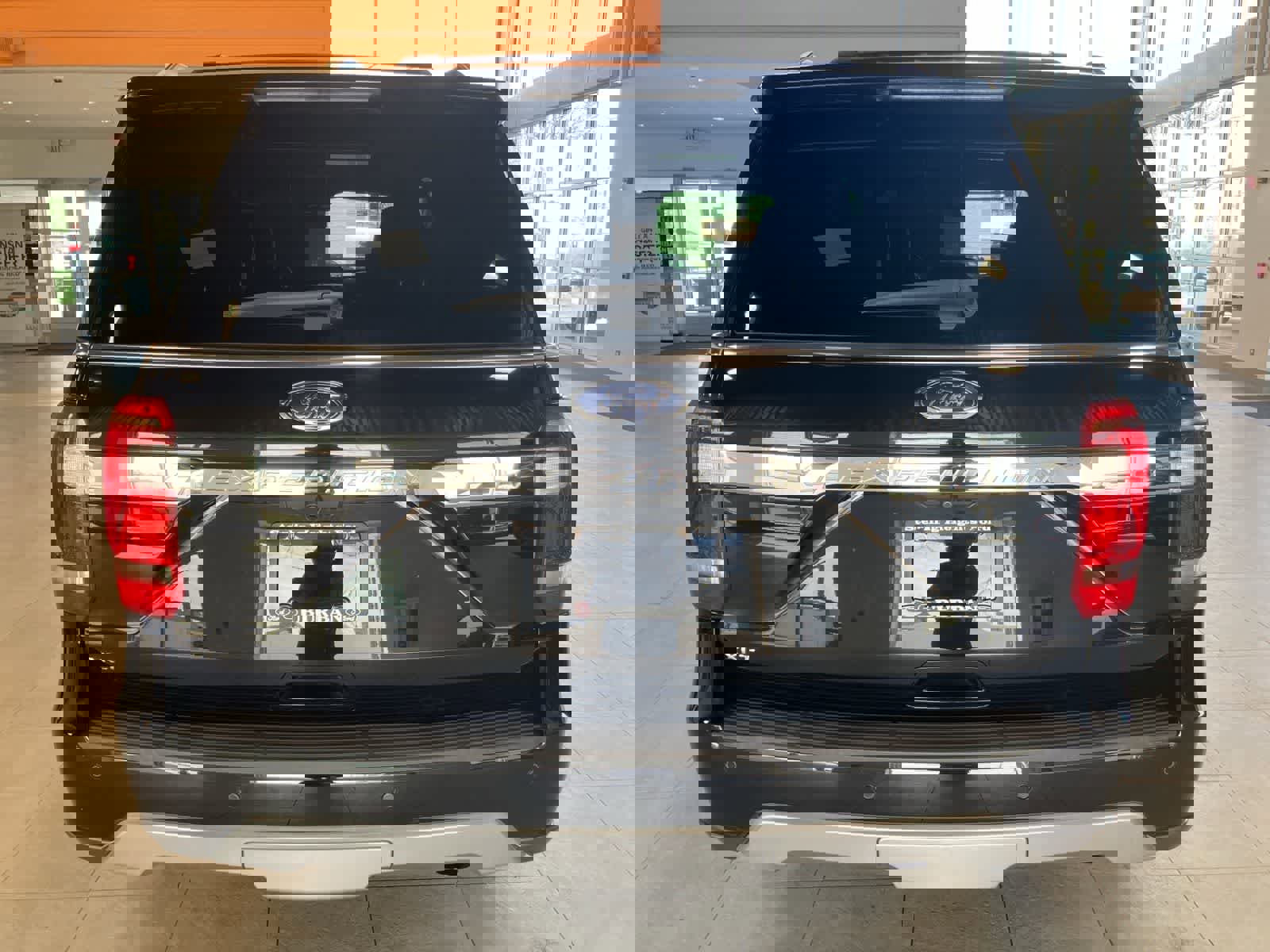 Used 2019 Ford Expedition XLT w/ Equipment Group 202A image 6