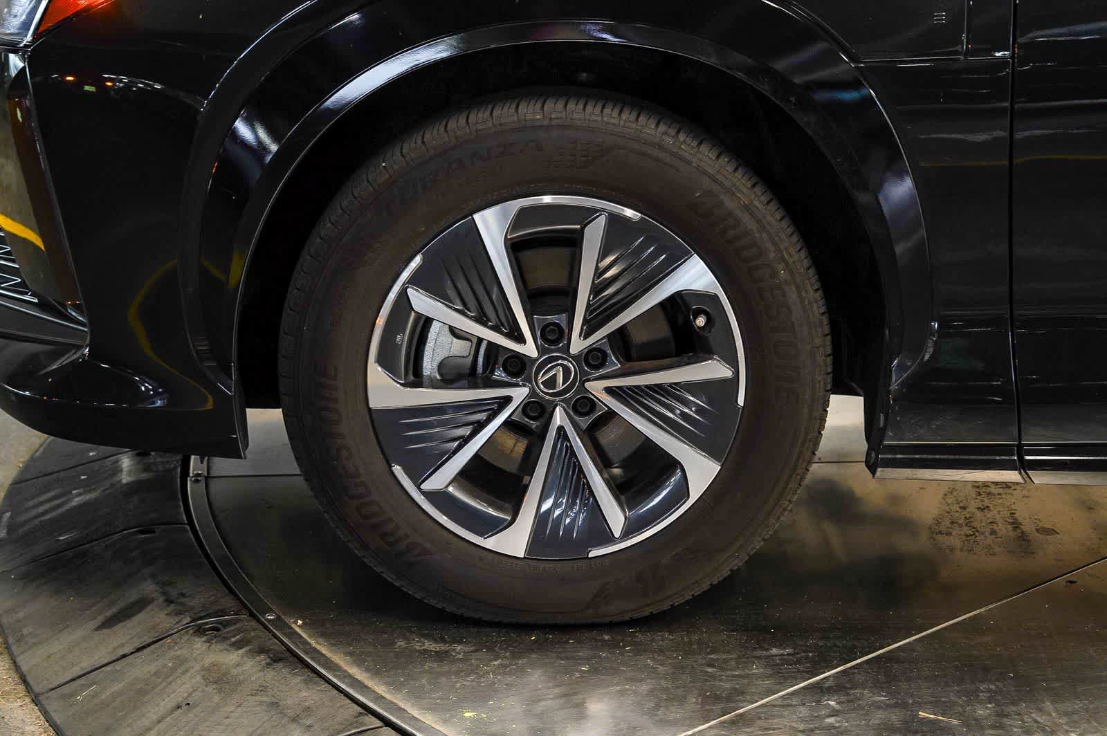 Used 2025 Lexus RZ 300e w/ Accessory Package (2T) FWD image 9