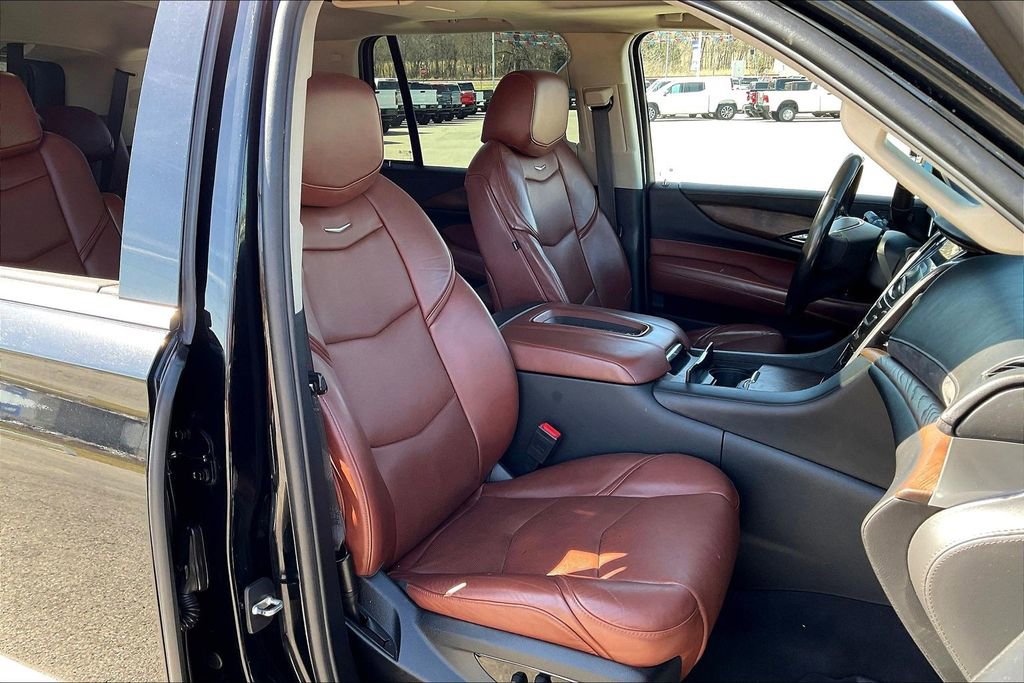Used 2020 Cadillac Escalade Premium Luxury image 7