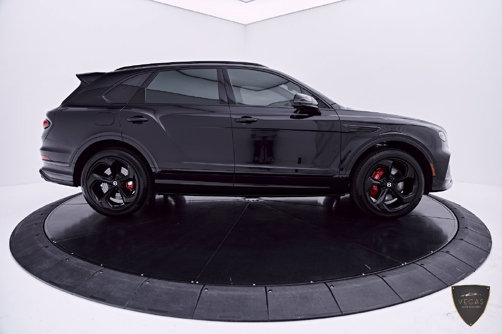 Used 2024 Bentley Bentayga AWD/4WD image 13