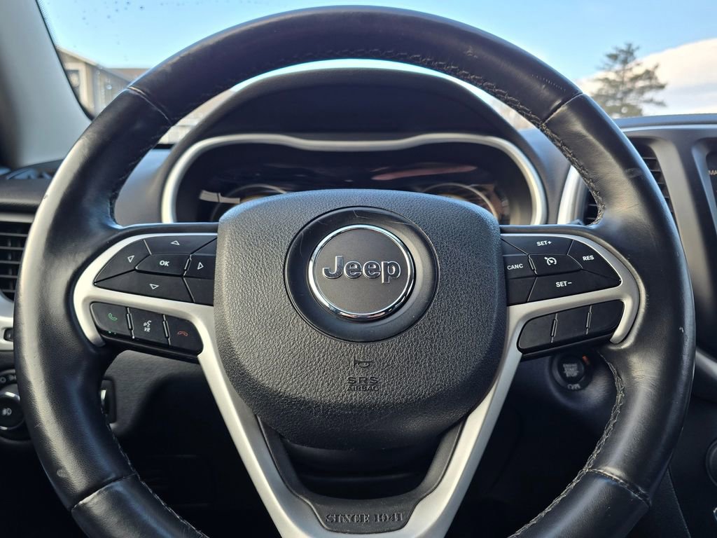 Used 2018 Jeep Cherokee Latitude Plus image 26