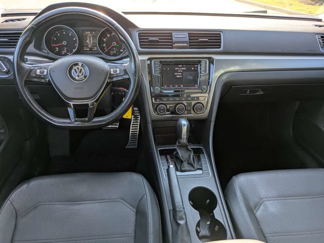 Used 2018 Volkswagen Passat 2.0T R-Line FWD image 15