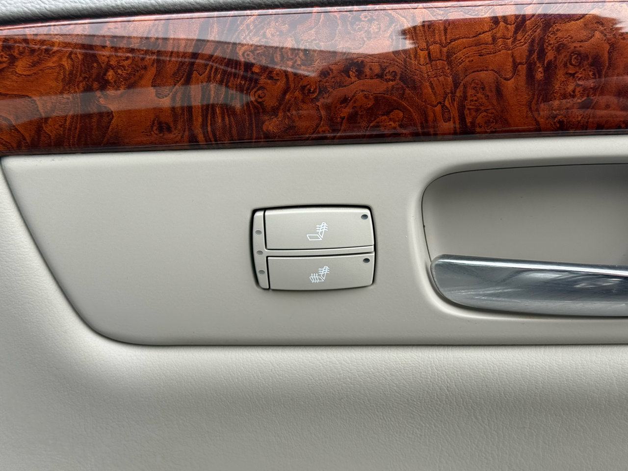 Used 2006 Cadillac DTS image 39