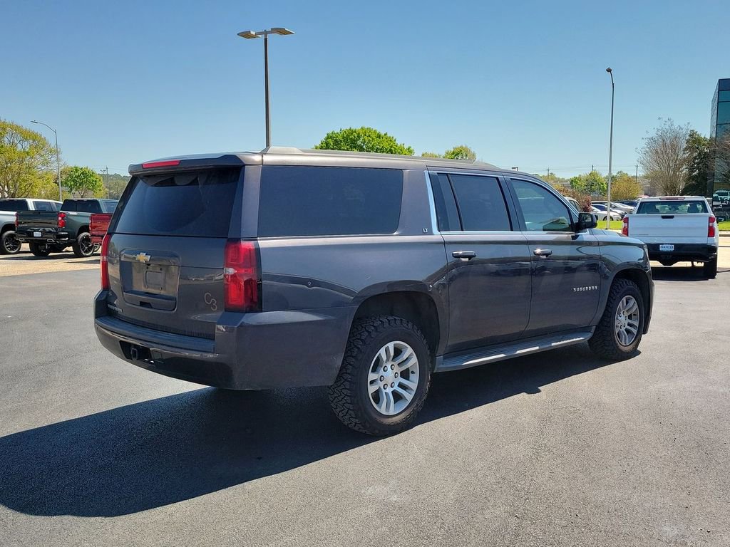 Used 2018 Chevrolet Suburban LT image 17
