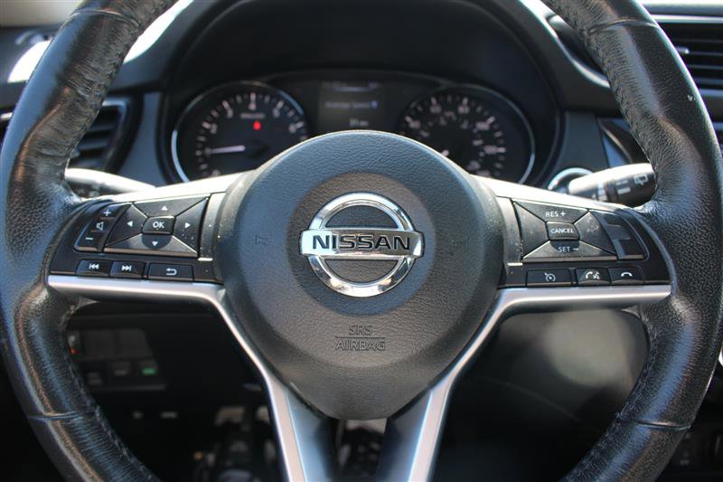 Used 2017 Nissan Rogue SV image 14