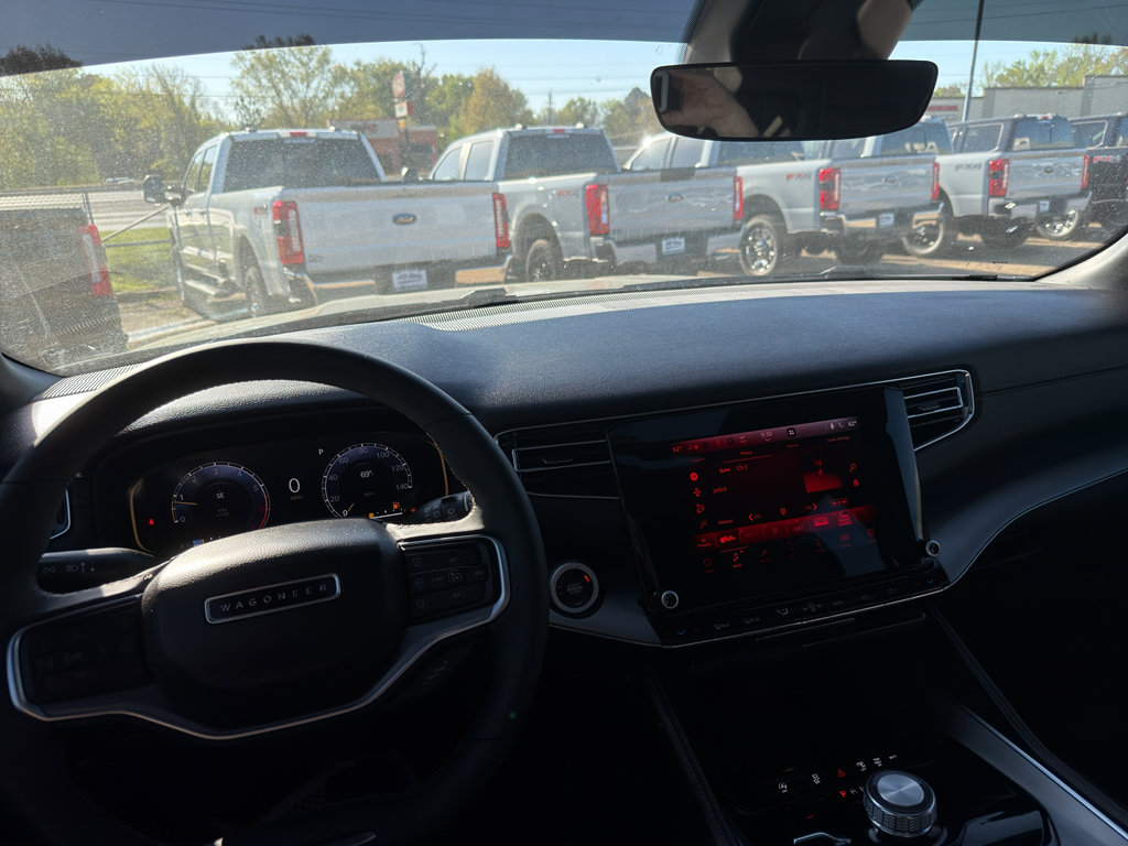 Used 2023 Jeep Wagoneer Series II image 39