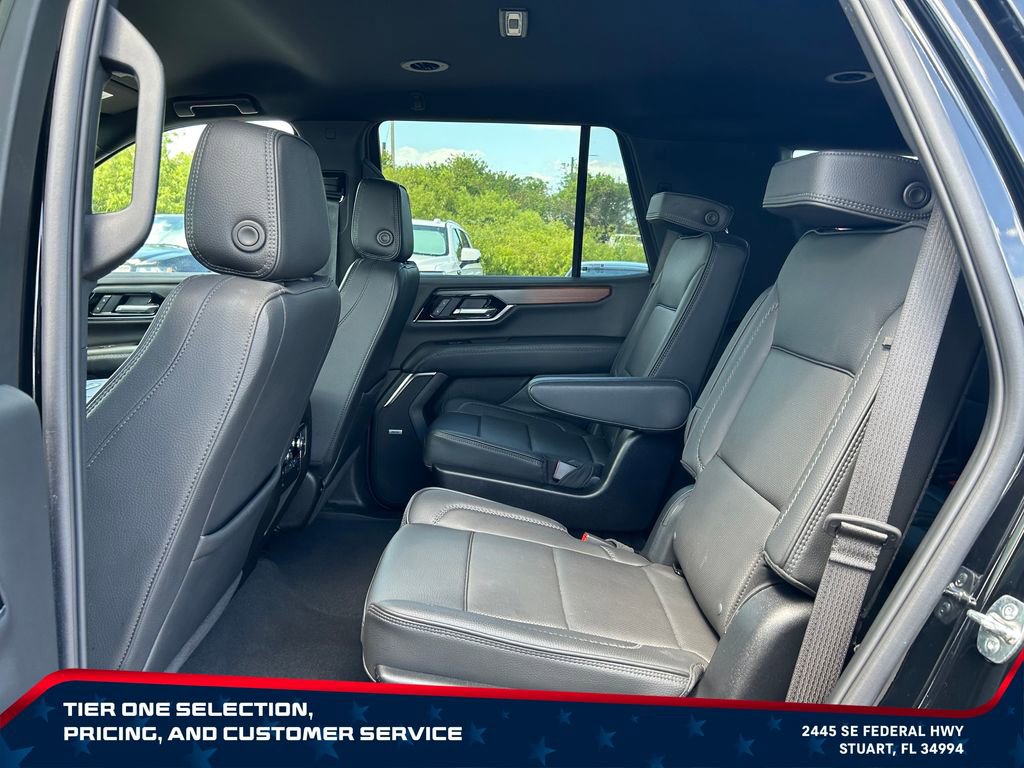 Used 2025 GMC Yukon Denali RWD image 12