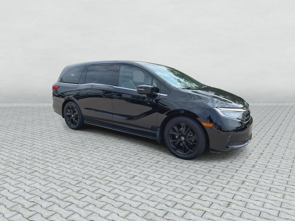 Used 2023 Honda Odyssey Sport image 2