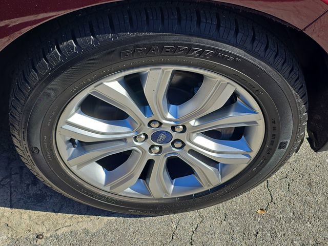 Used 2021 Ford Edge Titanium image 6