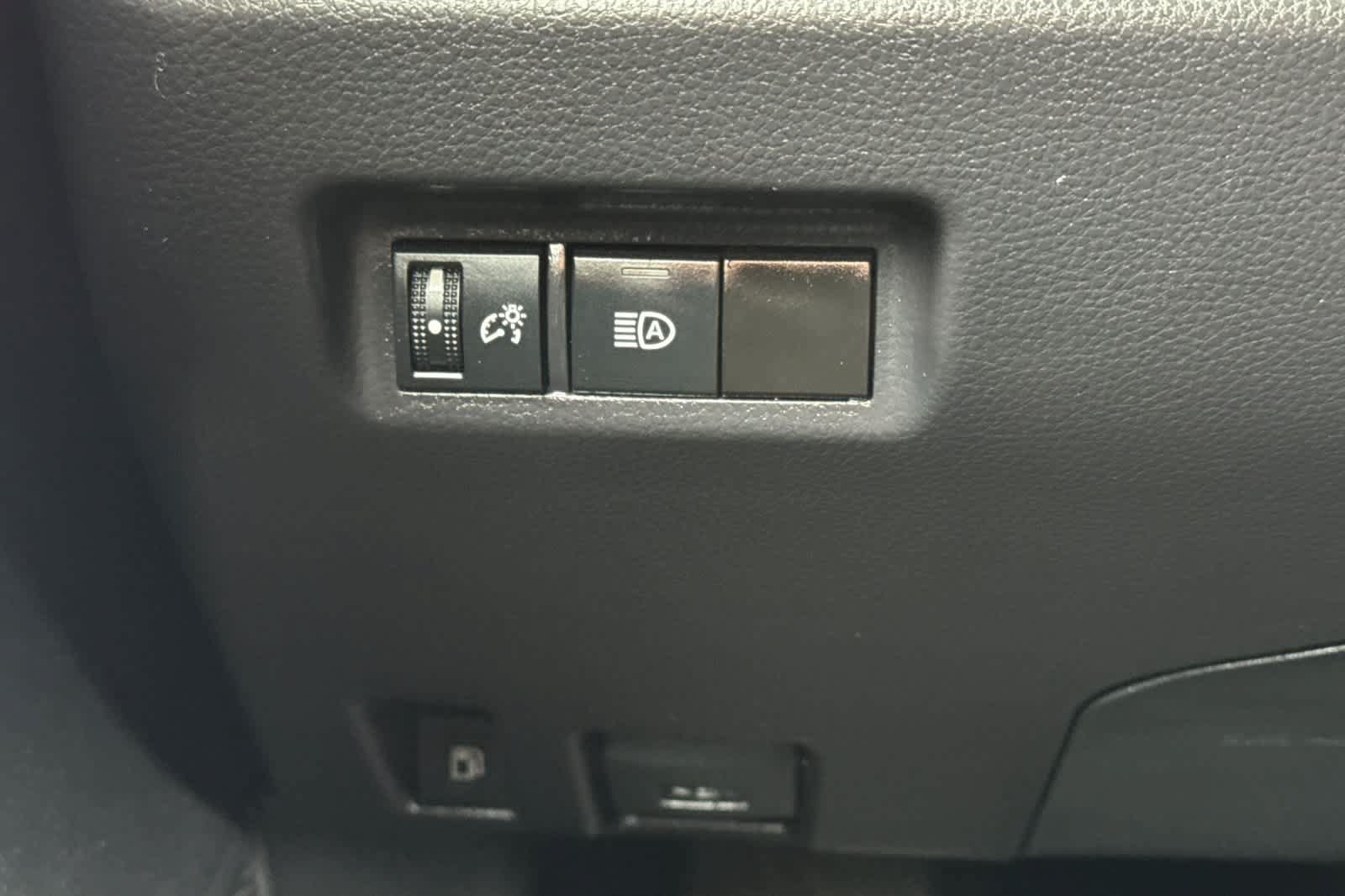 Certified 2024 Toyota RAV4 LE AWD/4WD image 28