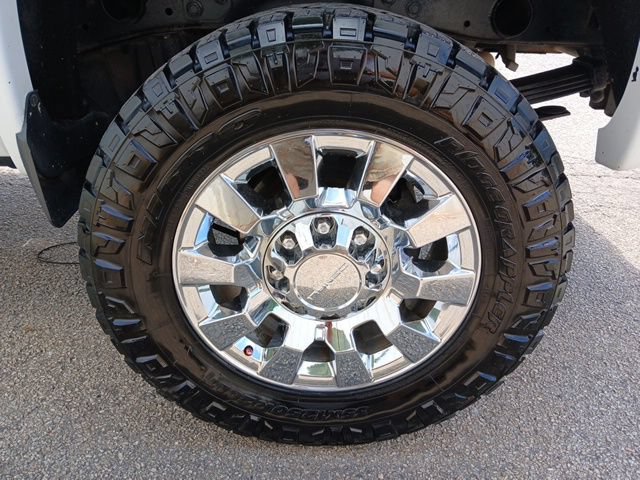 Used 2017 GMC Sierra 2500 Denali w/ Duramax Plus Package AWD/4WD image 61