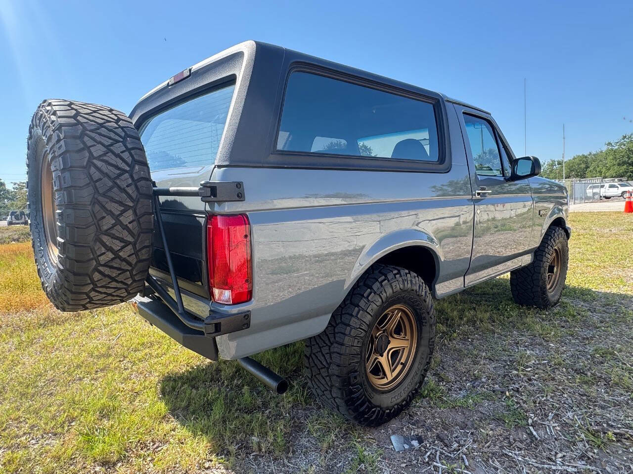 Used 1995 Ford Bronco XLT image 17