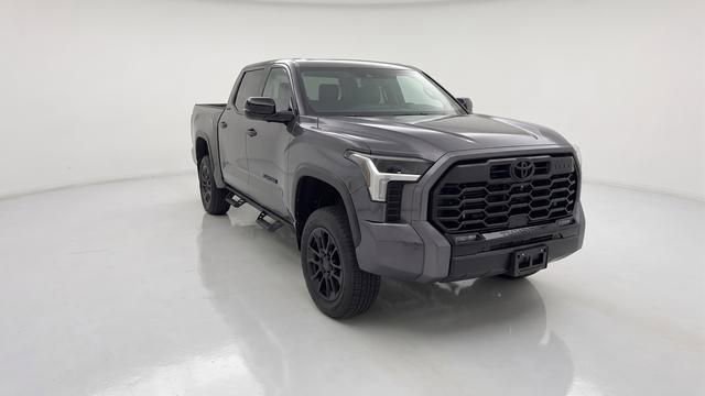 Used 2025 Toyota Tundra Limited w/ TRD Off-Road Package AWD/4WD image 9