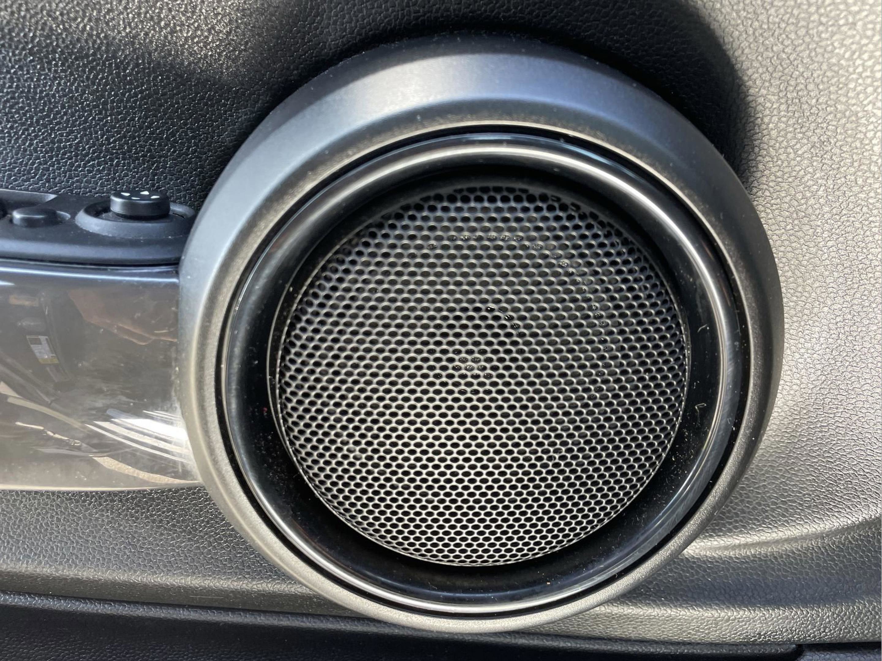 Used 2020 MINI Cooper 2-Door Hardtop image 23