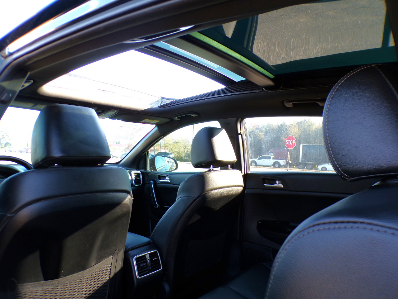 Used 2022 Kia Sportage Nightfall Edition w/ Nightfall Fwd Premium Package image 31