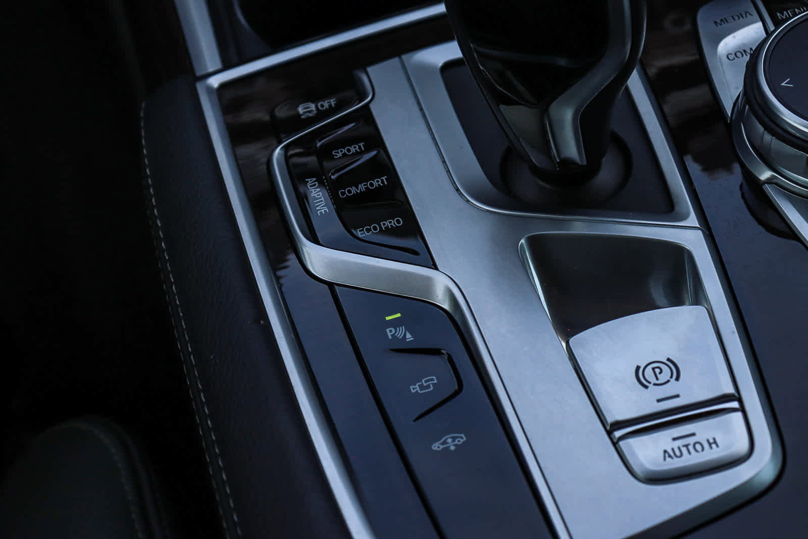 Used 2021 BMW 740i image 21