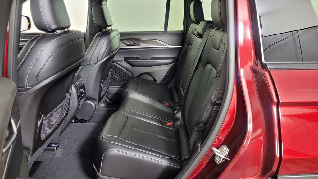 New 2025 Jeep Grand Cherokee Limited image 29