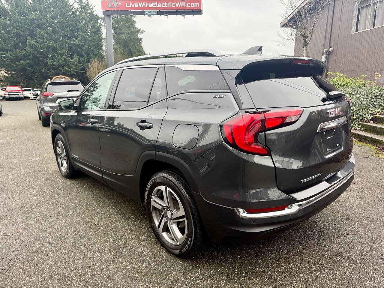 Used 2020 GMC Terrain SLT w/ Preferred Package image 4