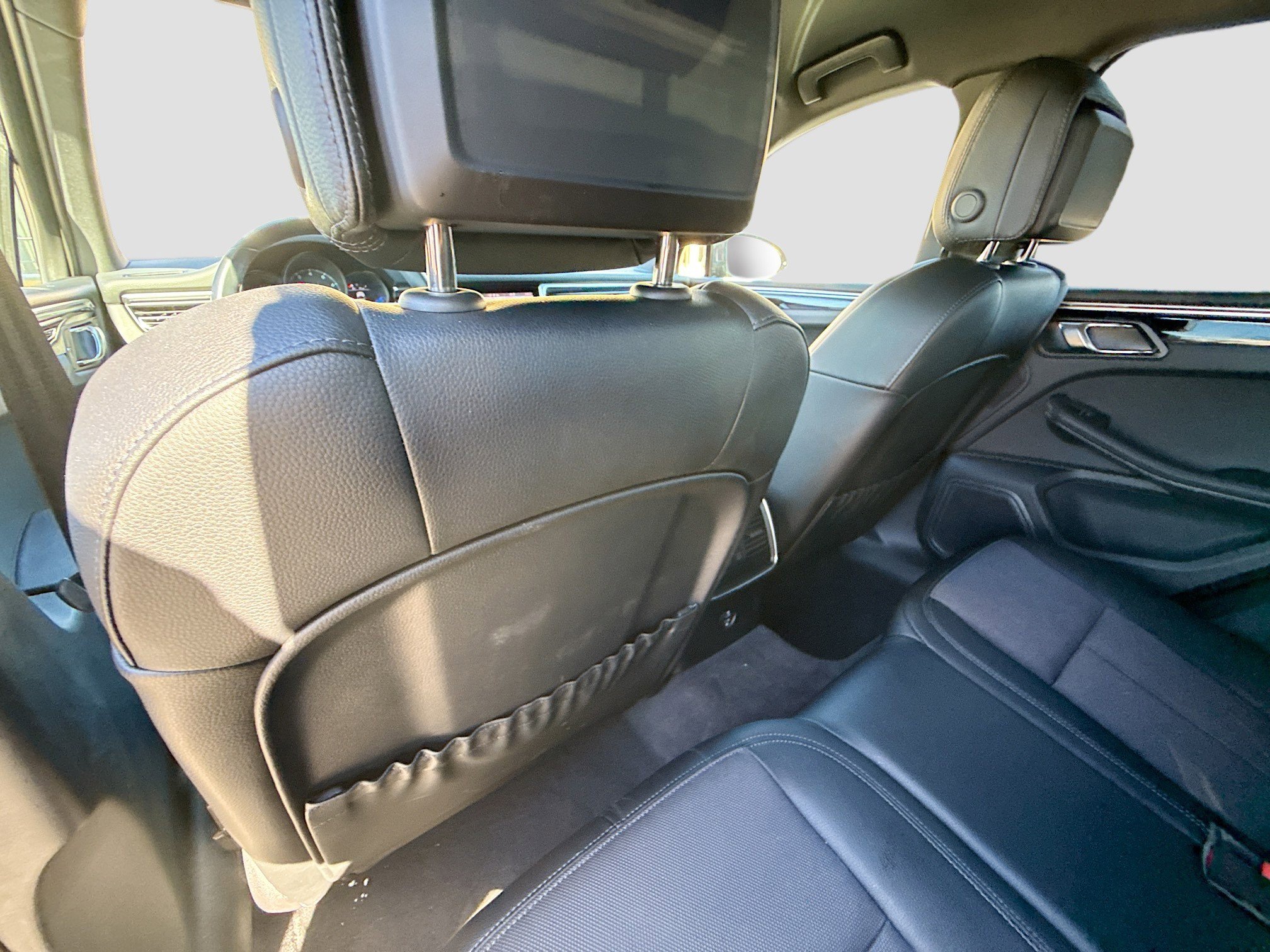 Used 2024 Porsche Macan image 23