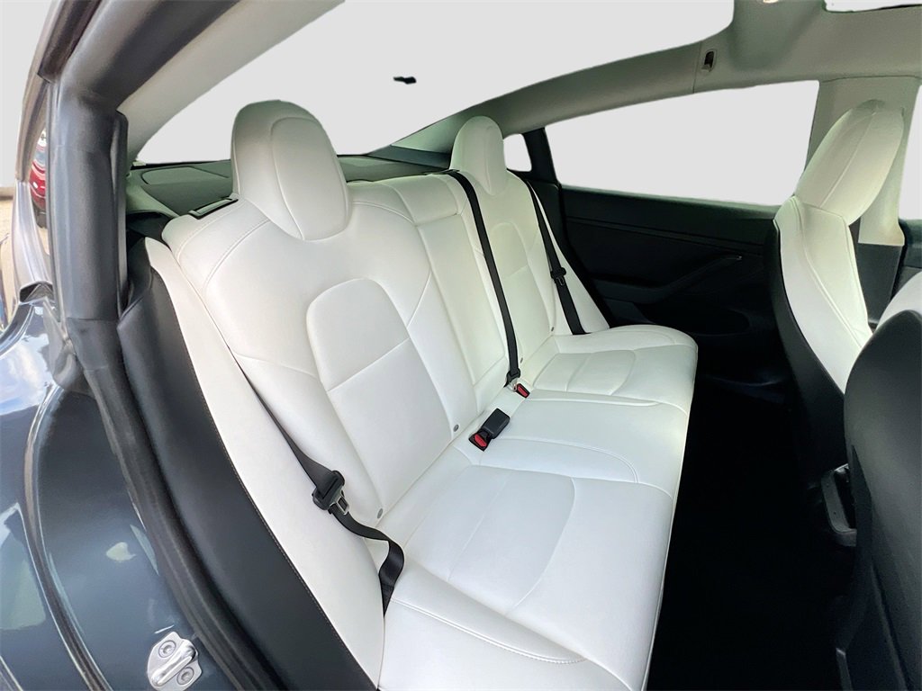 Used 2022 Tesla Model 3 Performance image 25