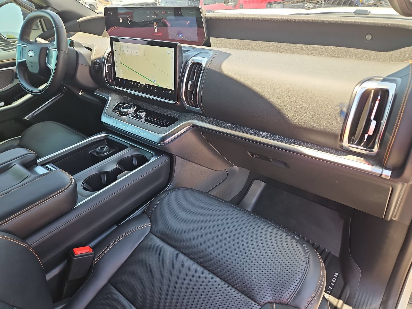 Used 2025 Ford Expedition Tremor AWD/4WD image 28