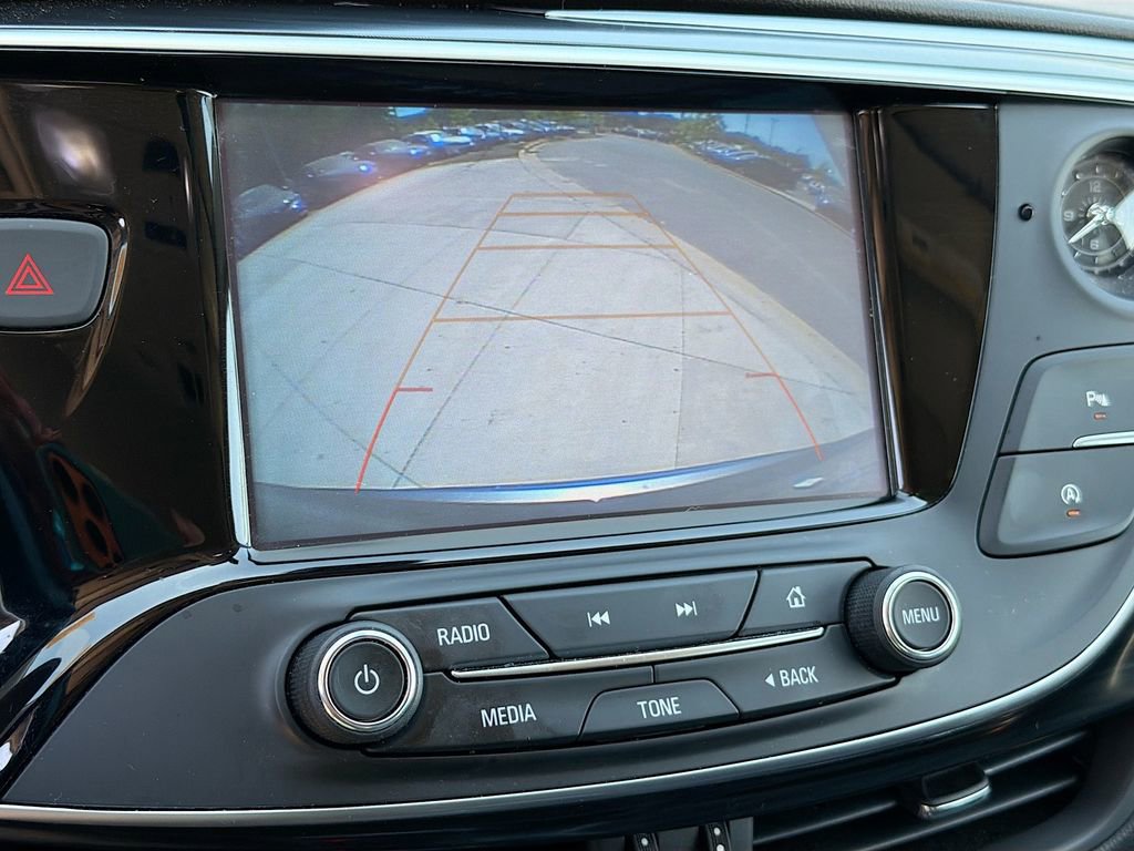 Used 2020 Buick Envision Essence AWD/4WD image 11