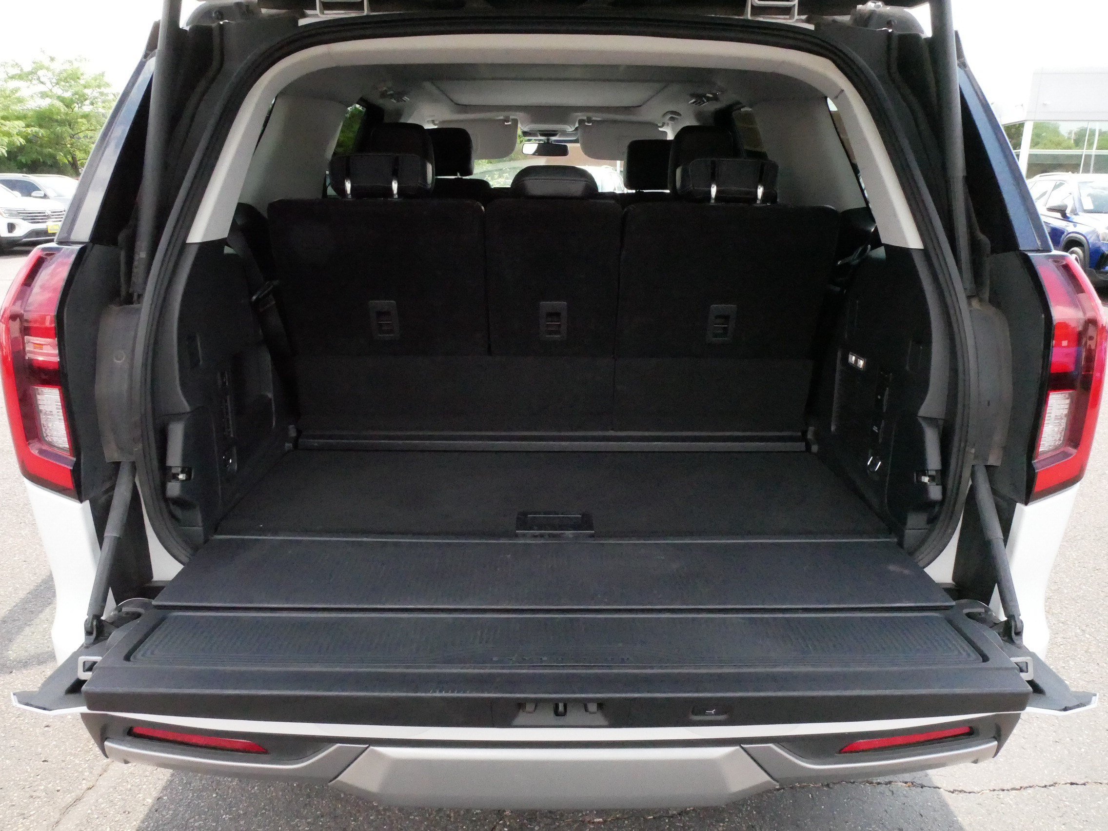 Used 2025 Ford Expedition Platinum AWD/4WD image 18