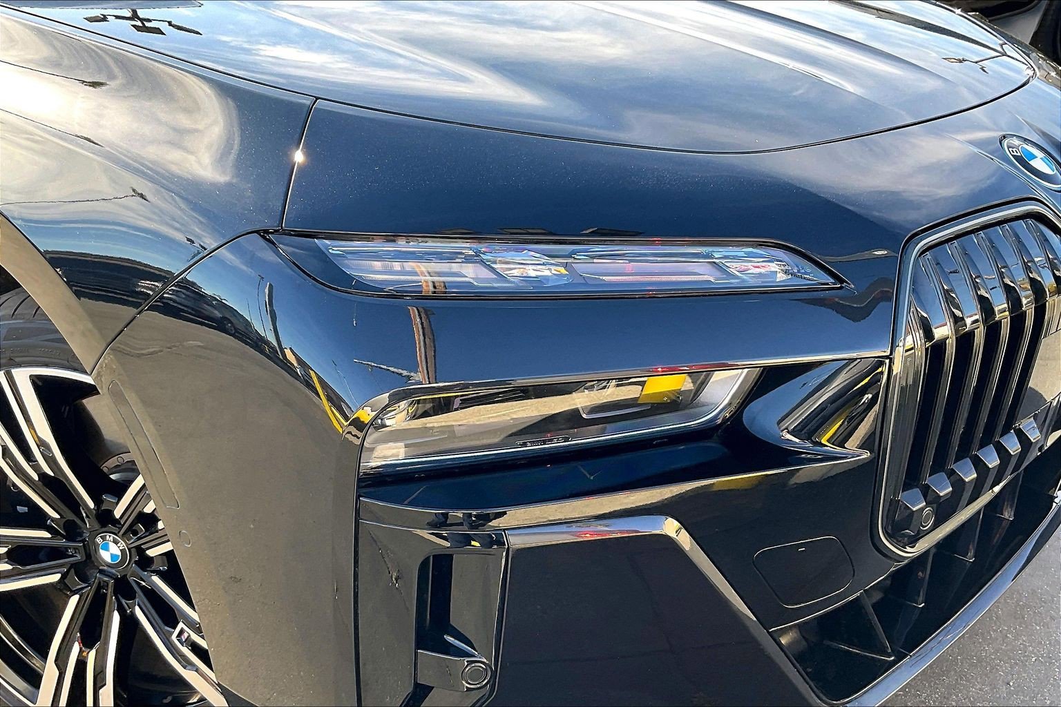 Used 2025 BMW i7 xDrive60 w/ Executive Package image 25