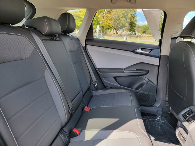 Used 2024 Volkswagen Taos SE image 18