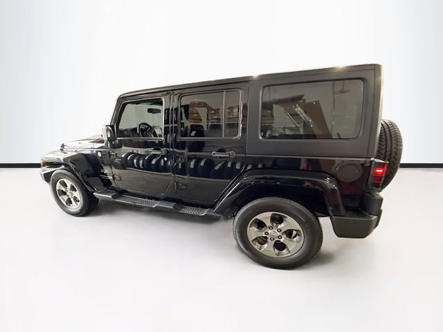 Used 2018 Jeep Wrangler Unlimited Sahara AWD/4WD image 9